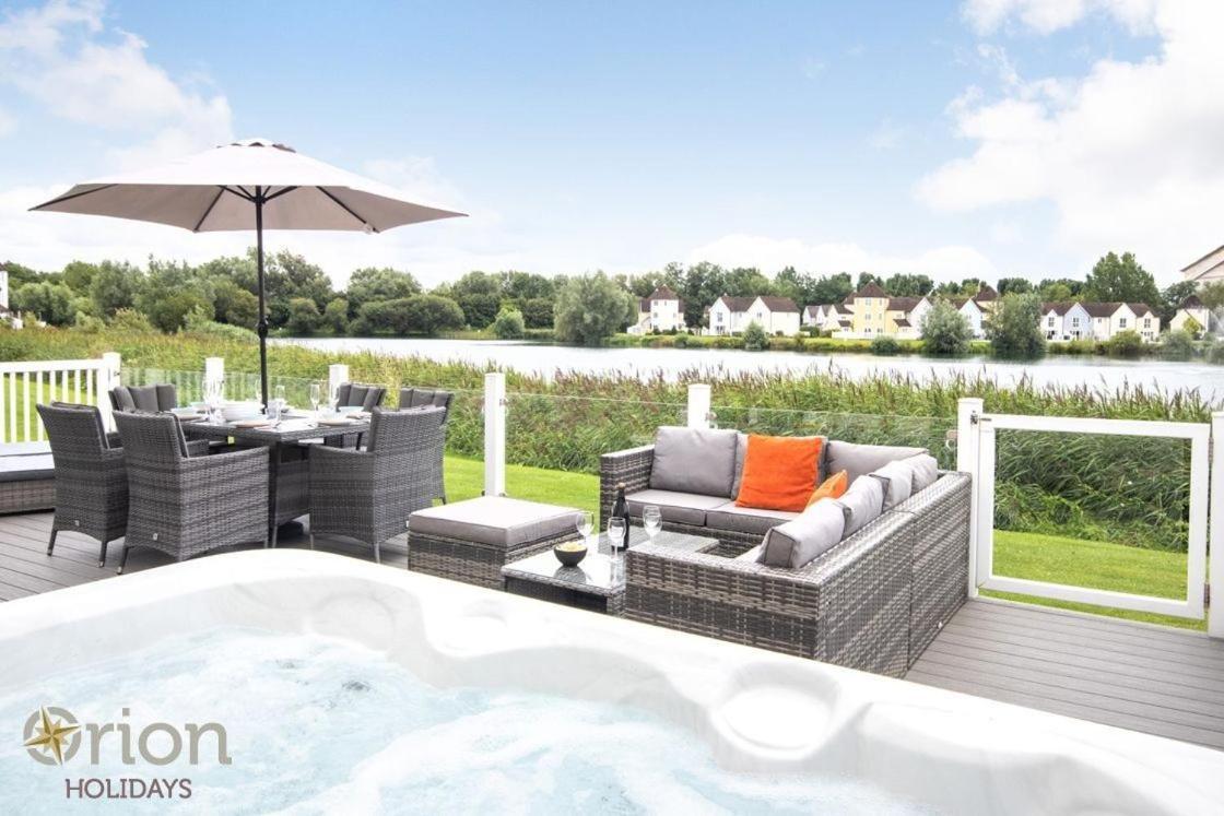 Windrush Lake 65, Sunset Lodge - P South Cerney Extérieur photo